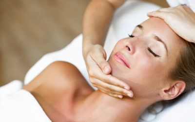 Como reduzir as rugas com massagem facial